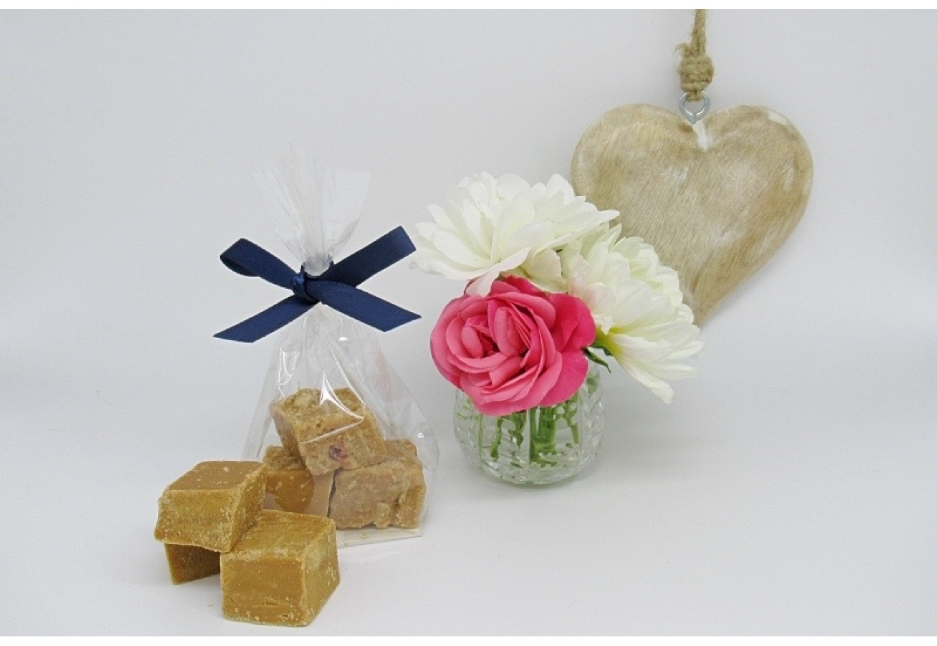 25 Fudge Wedding Favours/Party Bags