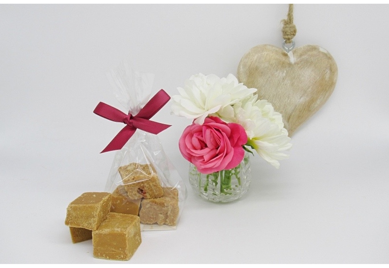 200 Fudge Wedding Favours/Party Bags